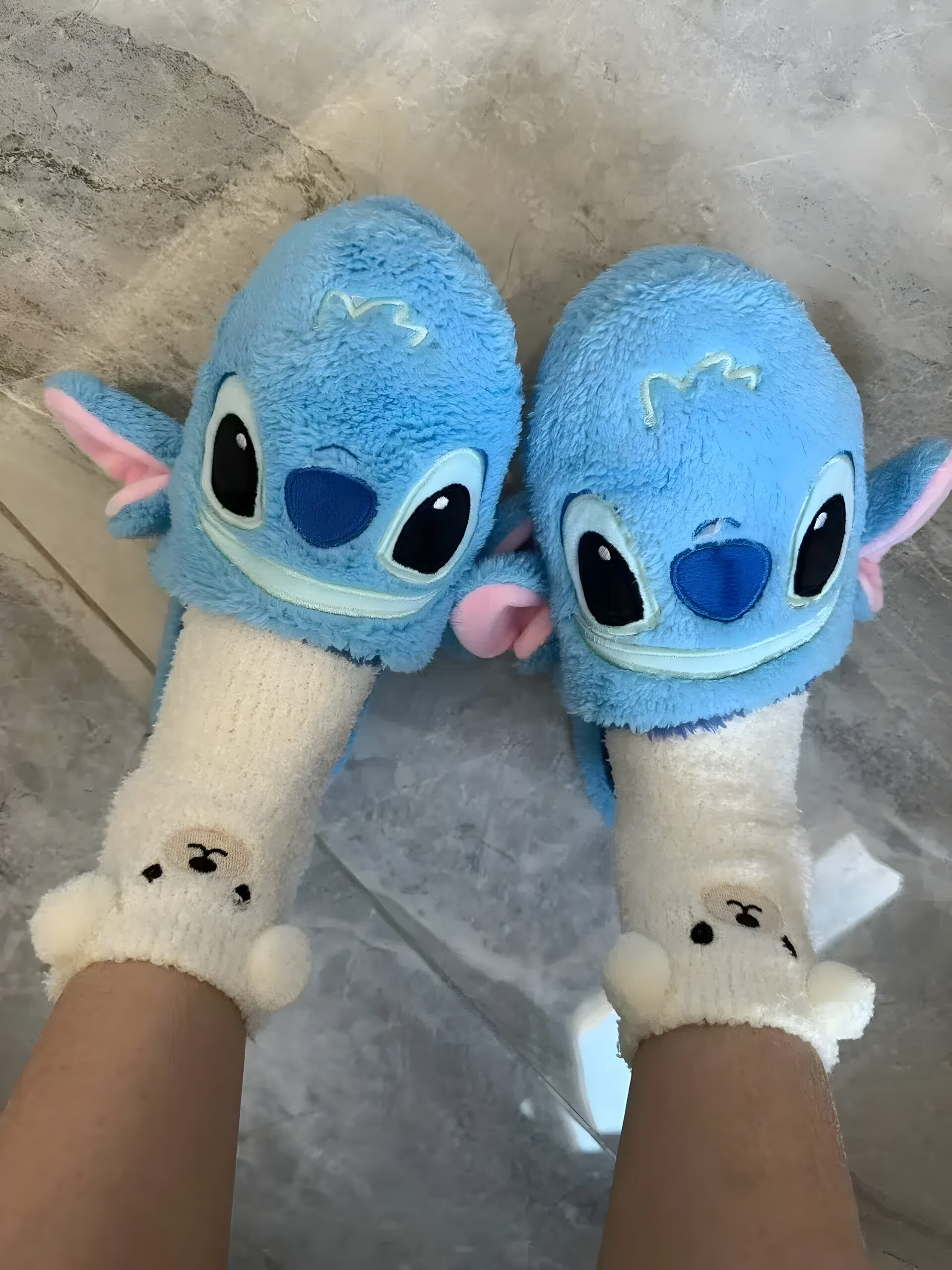 Chausson Stitch peluche – Image 3