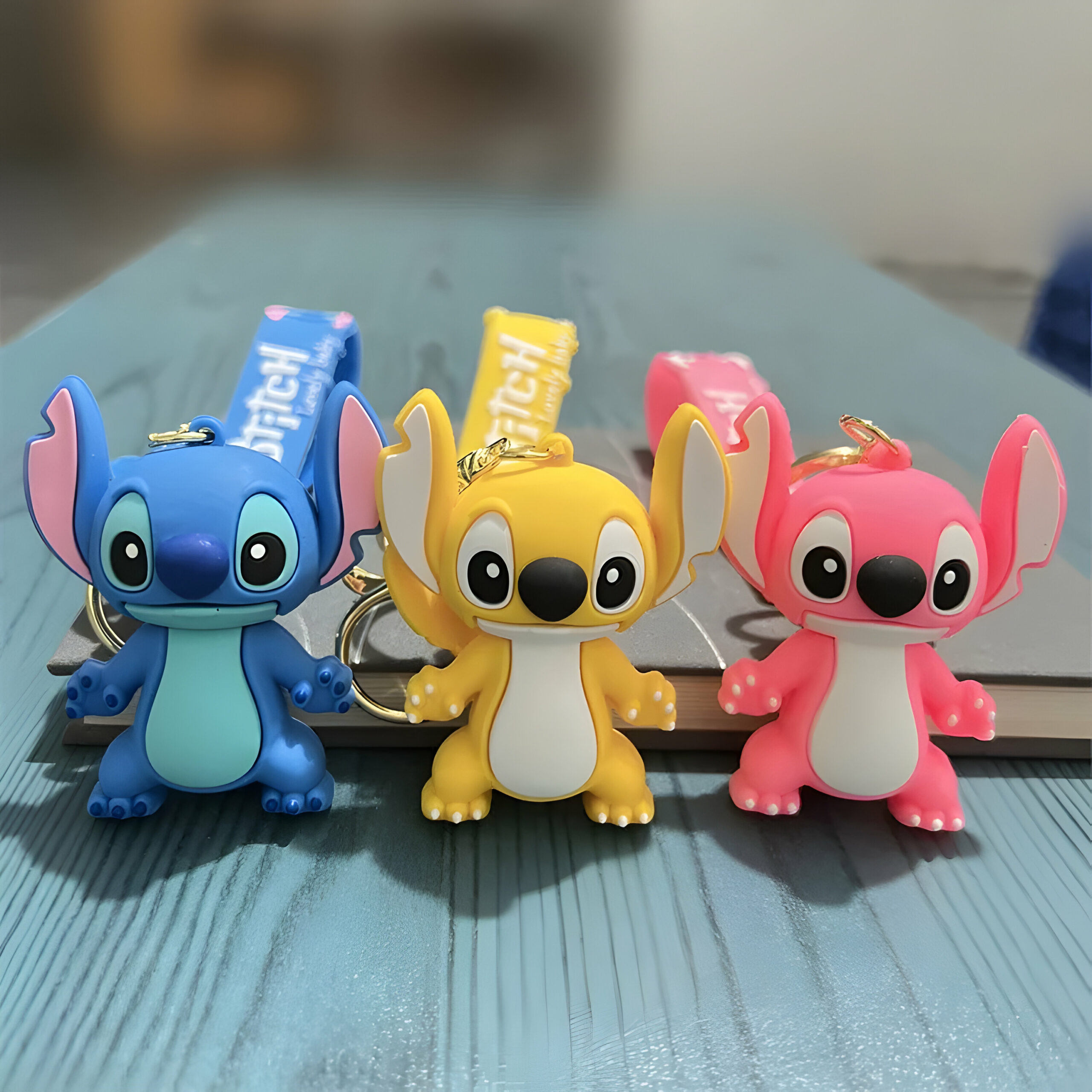 Porte-clés Stitch en plastique modèle coloré – Image 3