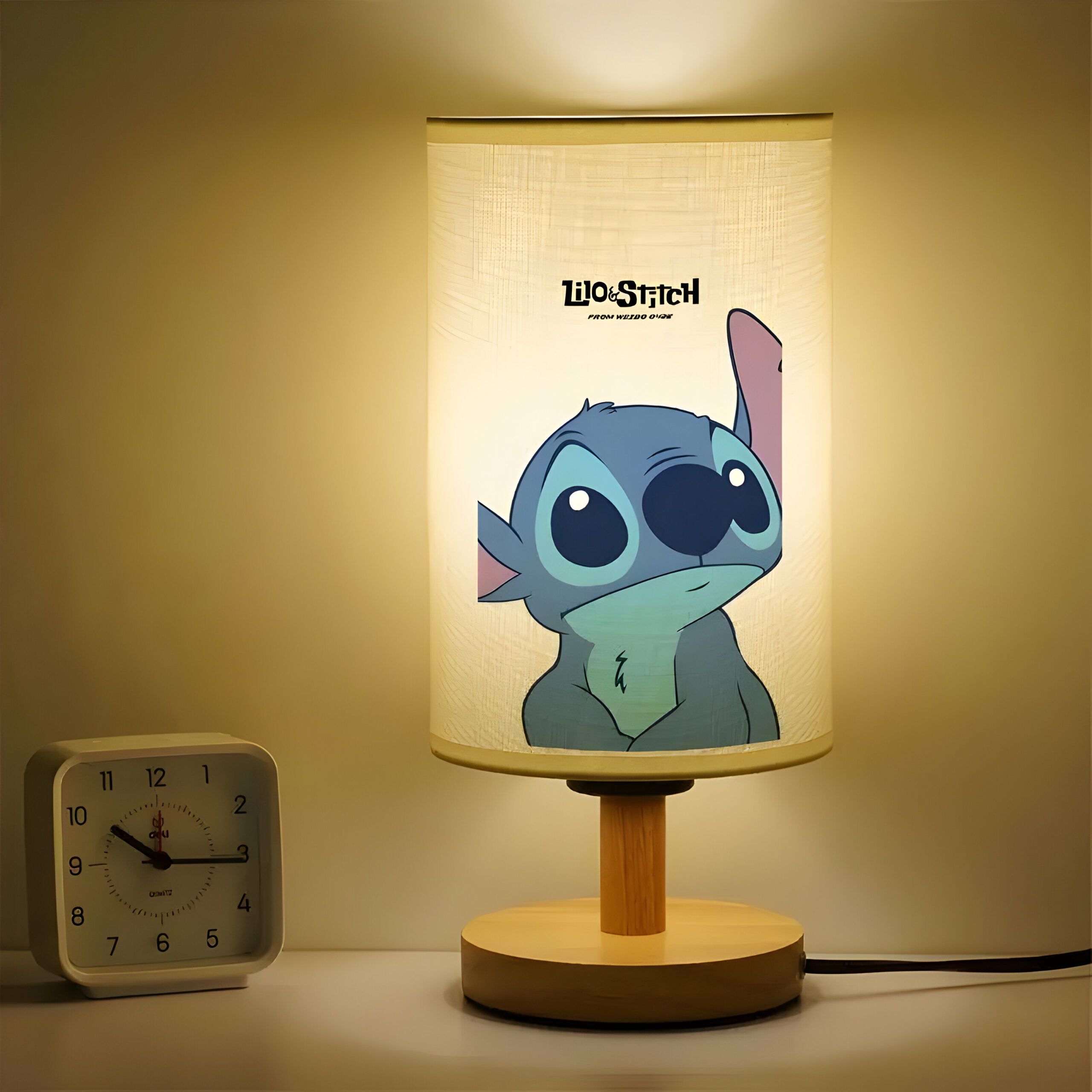 Lampe Disney Stitch en Bois et Nylon 30x14cm pour chambre d’enfant – Image 2