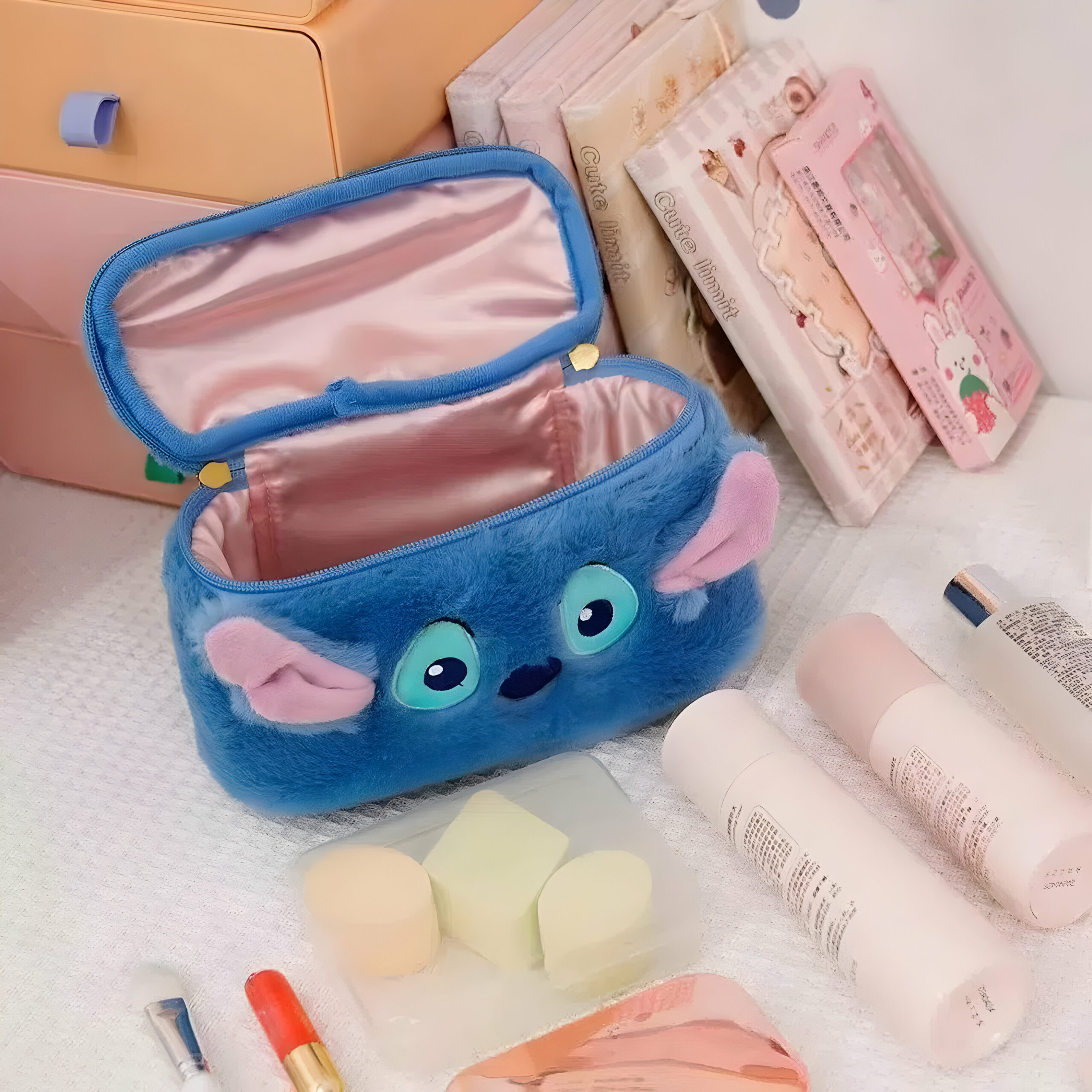 Trousse maquillage Stitch en peluche 20x10cm – Image 3